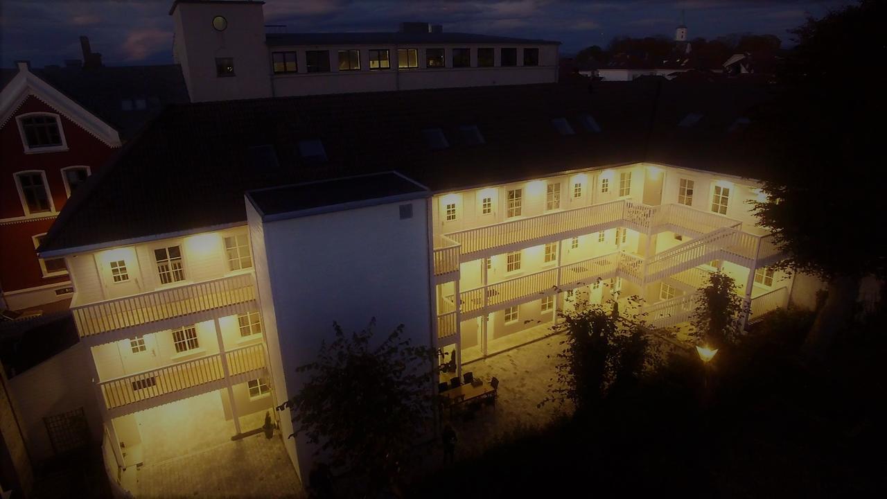 Housing 3*